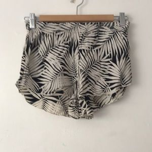 John Galt shorts size S